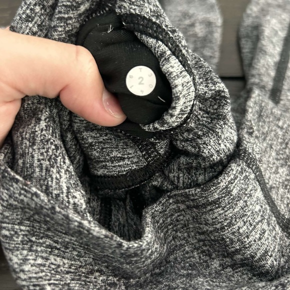 Size 2 Lululemon leggings - Picture 2 of 2